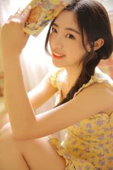 年轻女老师在线观看